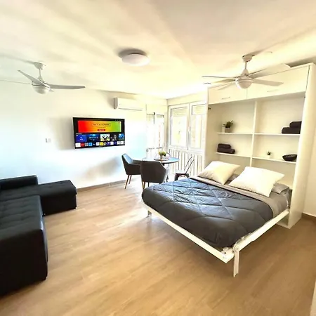 - Mas Que Apartamentos. * 坎波阿莫